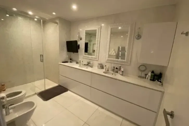 Apartamento 2+1 después de la renovación en Mónaco