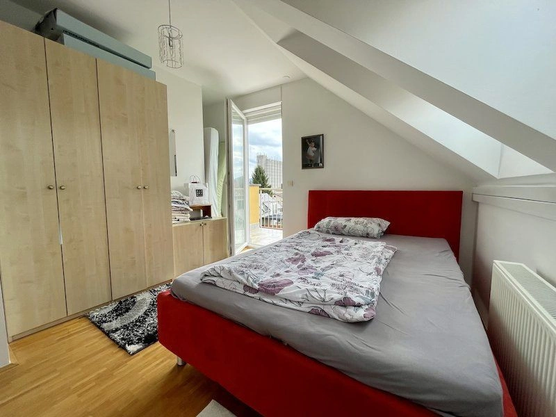 Duplex apartment 100 m2 near the capital