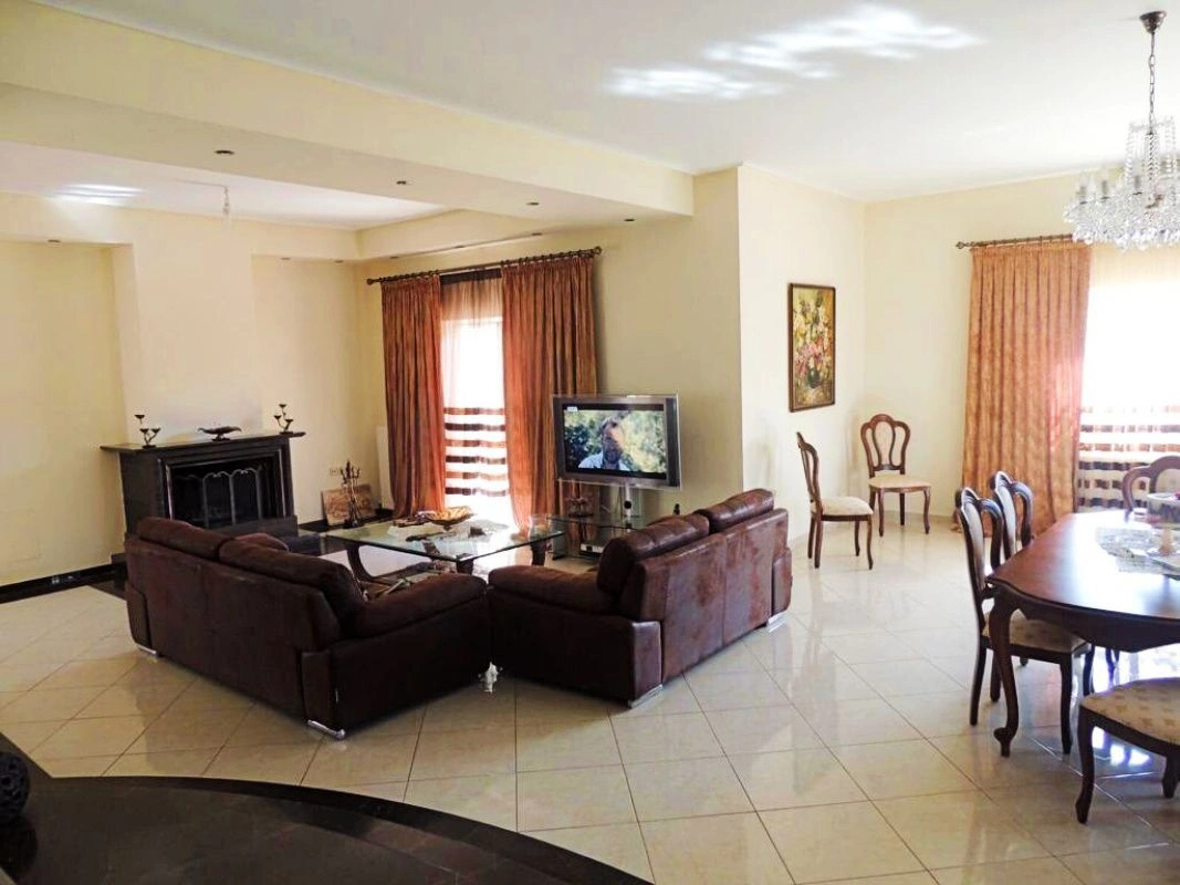 Magnificent house 545 m² in Athens