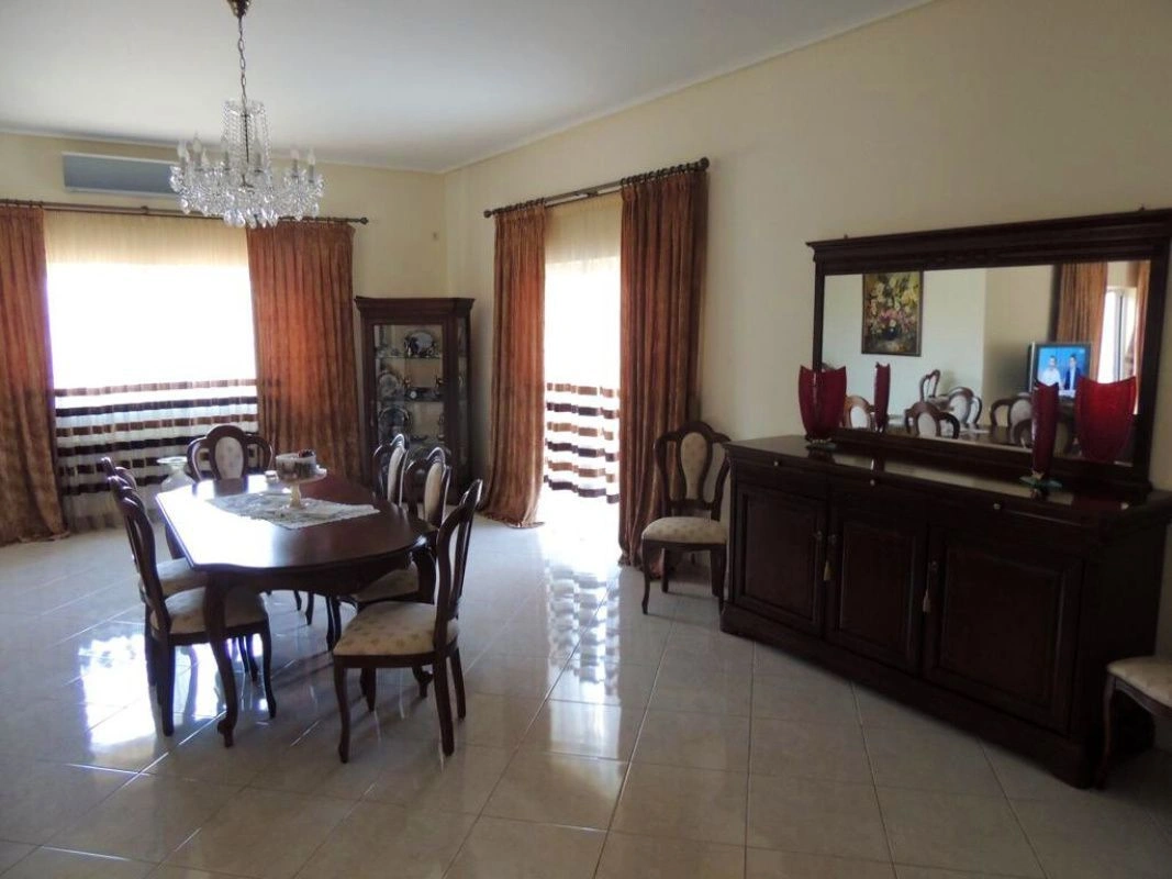 Magnificent house 545 m² in Athens