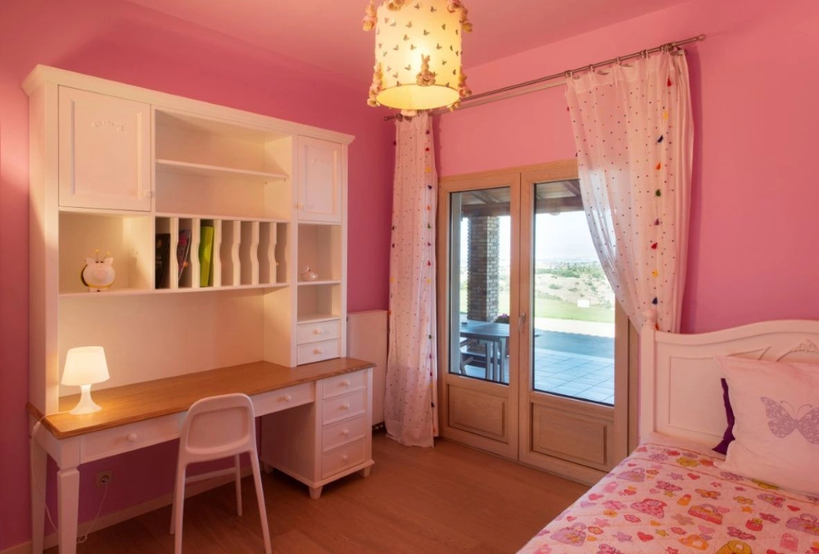 Villa 9+1 en las afueras de Tesalónica