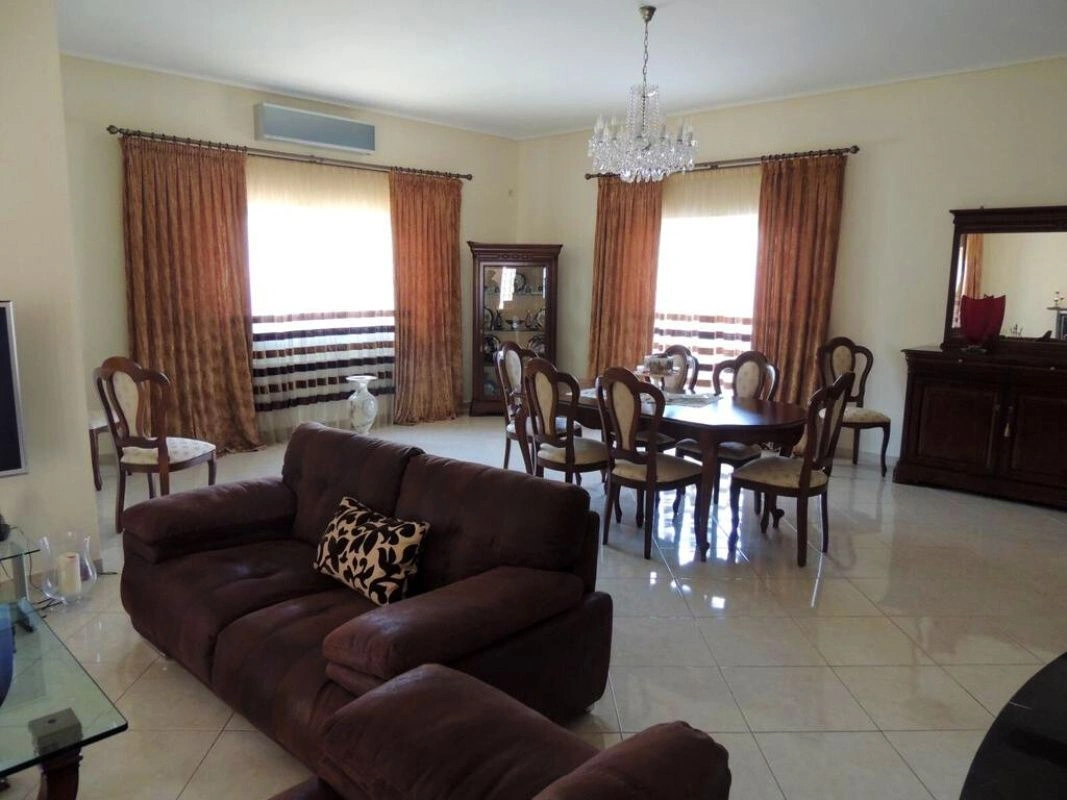 Magnificent house 545 m² in Athens