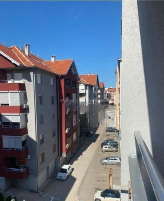 Apartamento espacioso 1+1 en la parte central de Niš, Serbia