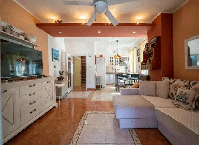 Magnificent 2+1 apartment with designer renovation in the center of Kotor