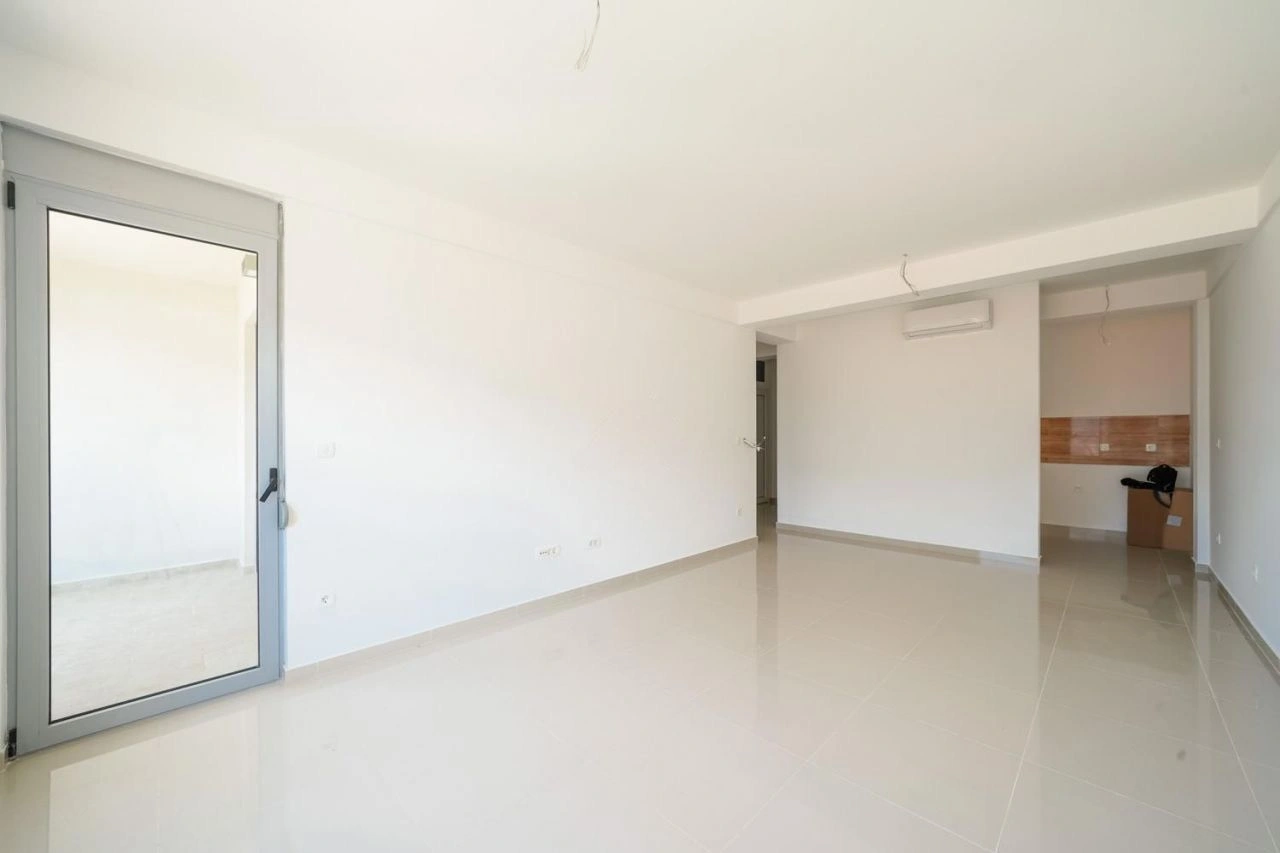 Wohnung 2+1 mit Aussichtsterrasse in Kotor, Montenegro