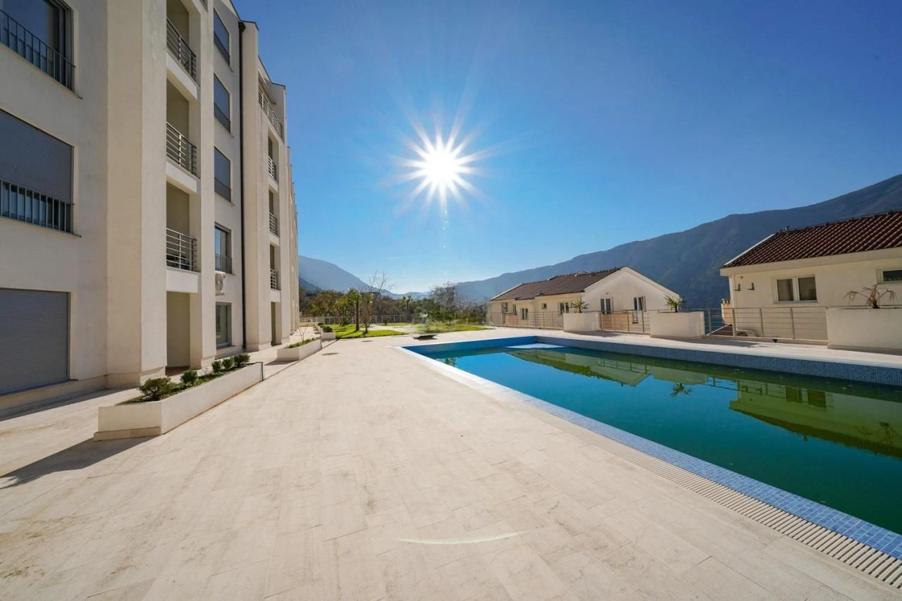 Wohnung 2+1 mit Aussichtsterrasse in Kotor, Montenegro