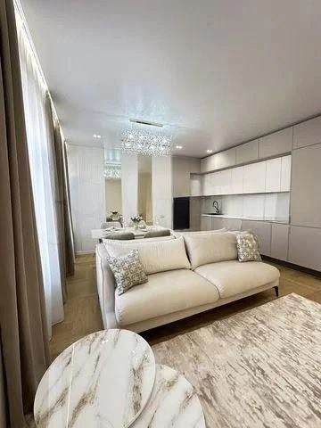 Apartment 3+1 on Chkalovsky Prospekt