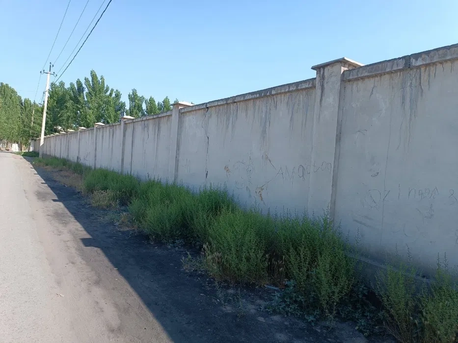 乌兹别克斯坦安季詹 7000 m² 地块