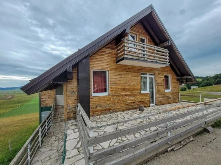 Komfortables 4+1-Zimmer-Haus in Niksic, Montenegro