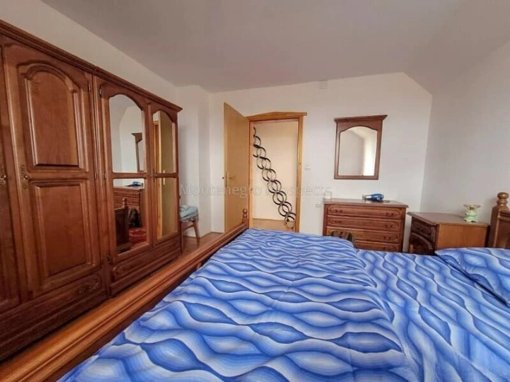 Komfortables 4+1-Zimmer-Haus in Niksic, Montenegro