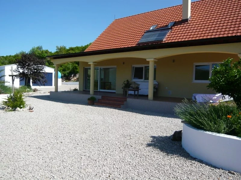 Renoviertes Haus 4+1 in Niksic, Montenegro