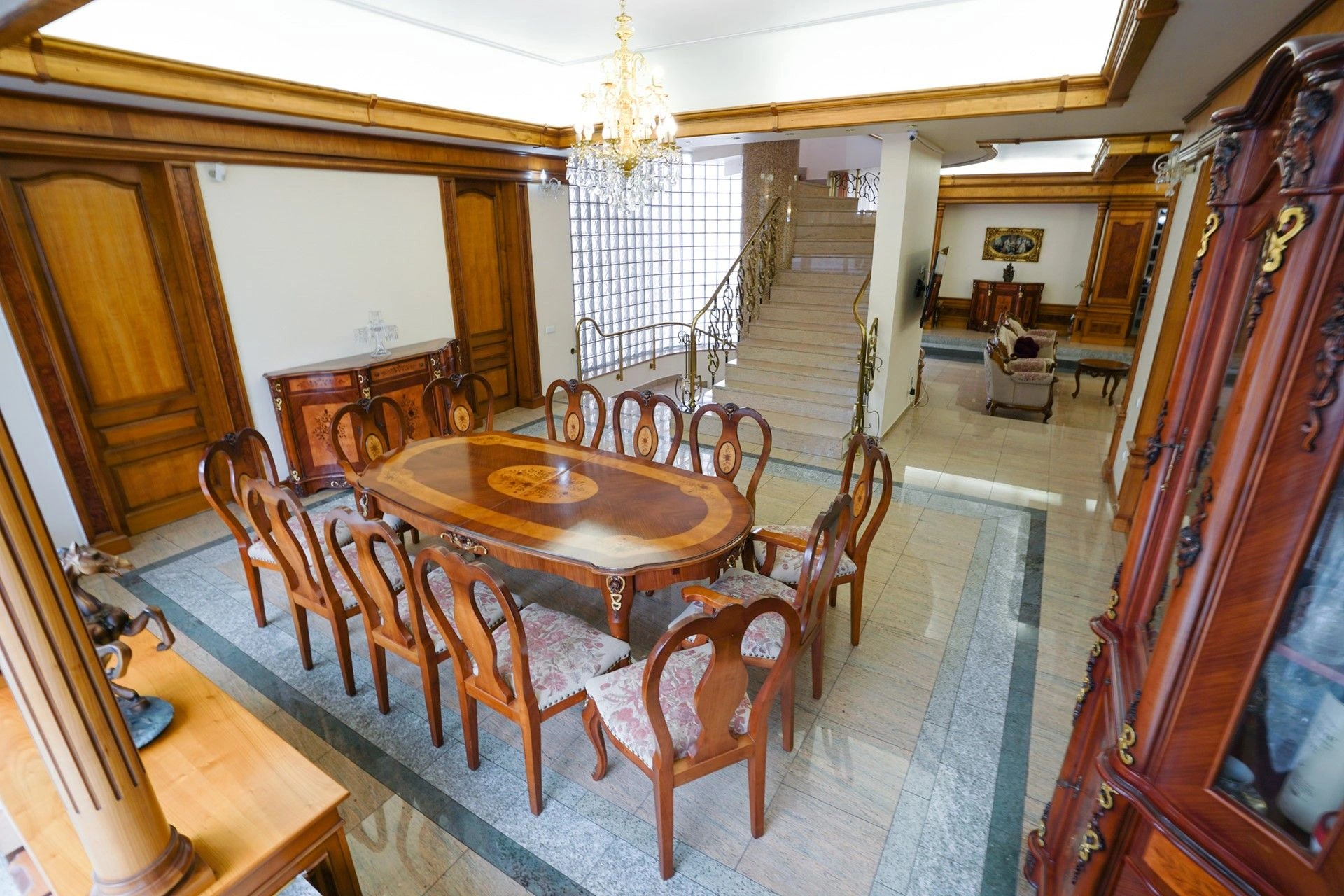 Beautiful 4+1 house in the center of Constanta