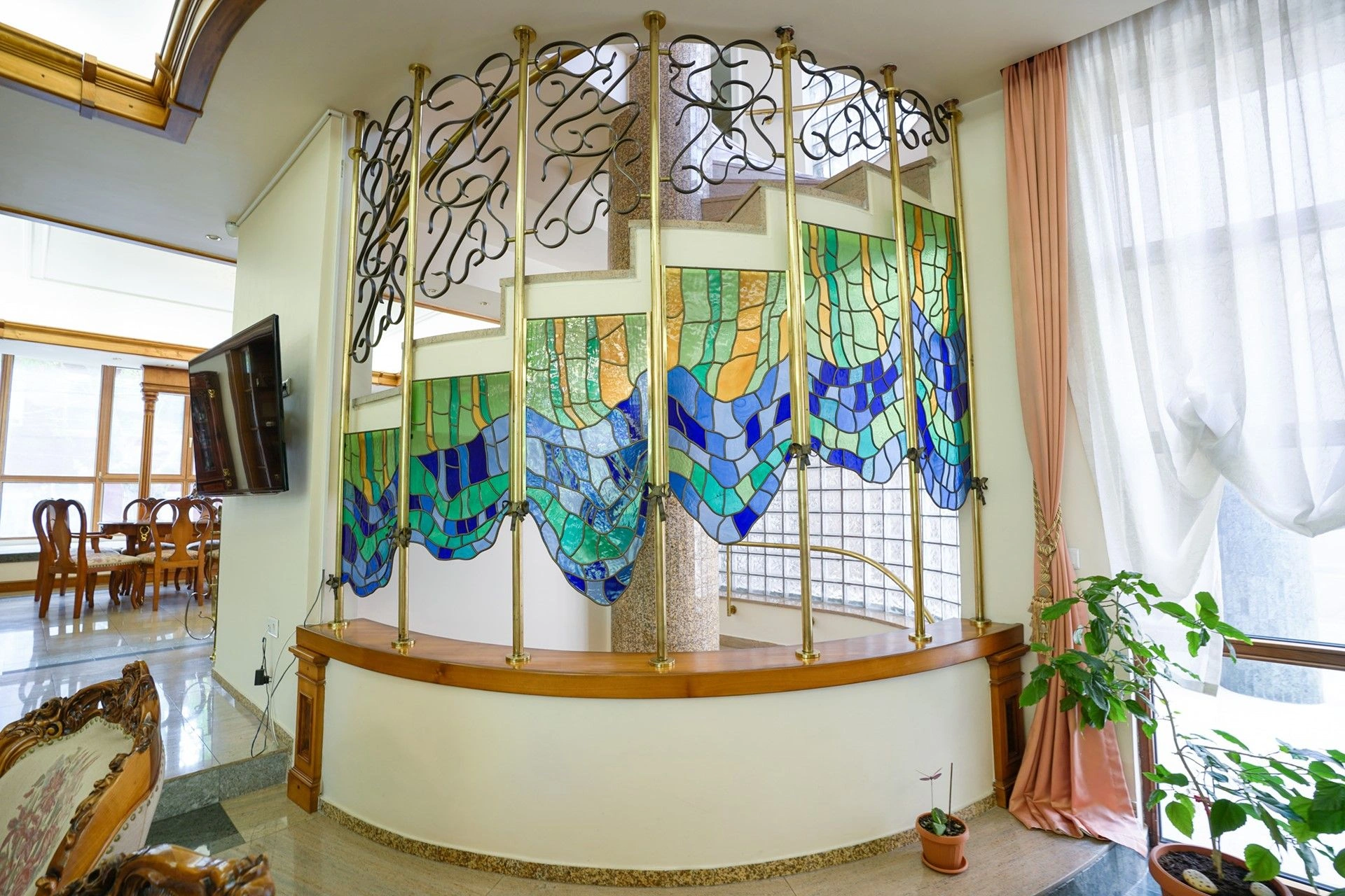 Beautiful 4+1 house in the center of Constanta