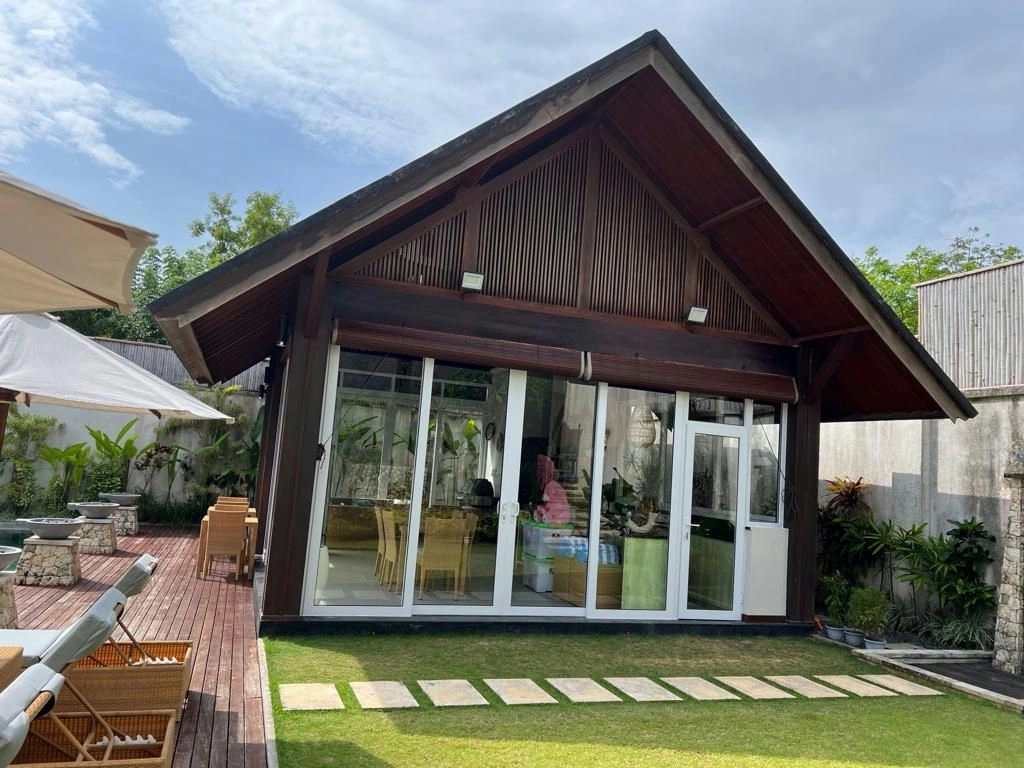 Luxury Beachfront Villa in Bukit Peninsula, Bali