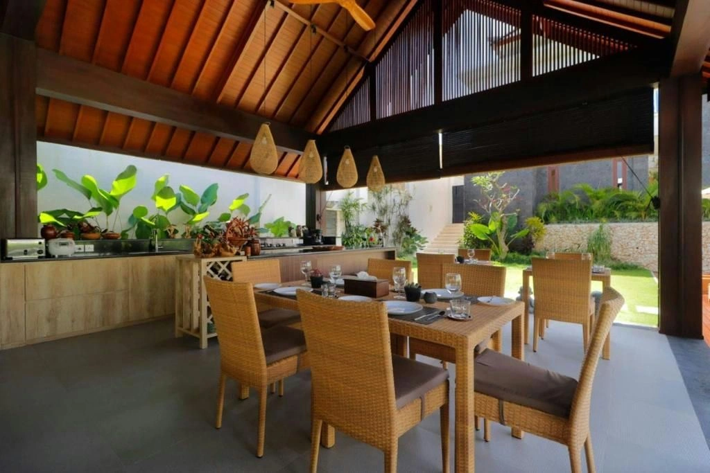 Luxury Beachfront Villa in Bukit Peninsula, Bali