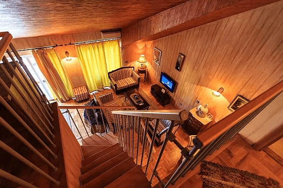 Apartment 2+1 in the Skaljari area of Kotor, Montenegro