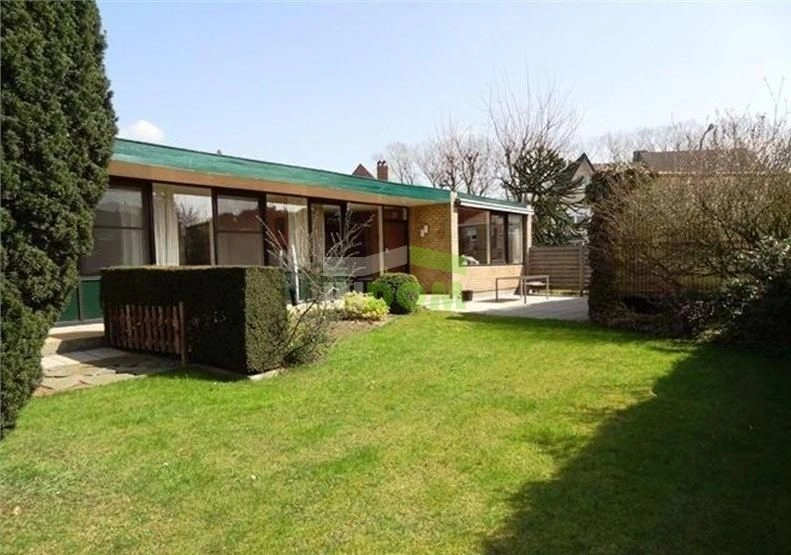 Espaçosa villa 4+1 com terraço ensolarado em Bruges