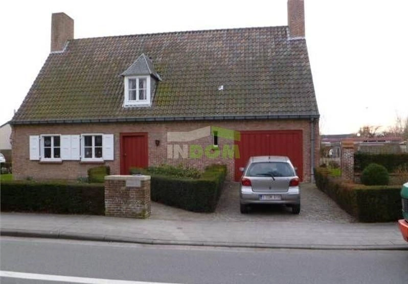 Vila elegante 3+1 próxima a escola em Bruges