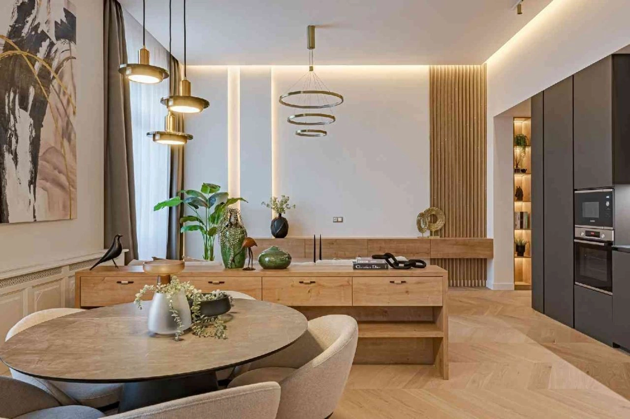 Apartment 104 m2 in historic building of Budapest, Hungary