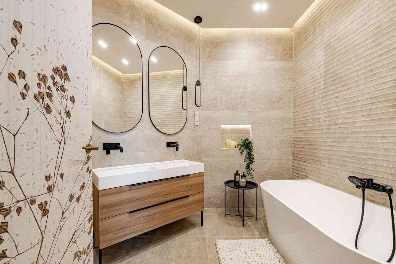 Apartment 104 m2 in historic building of Budapest, Hungary