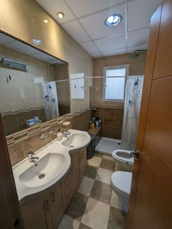 Spacious 3+1 apartment to live in Valencia