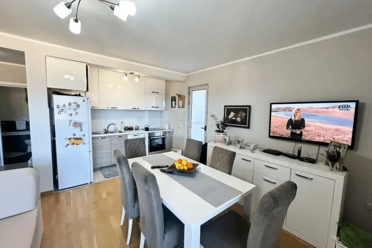 Cozy 1+1 apartment with sea views in Kotor