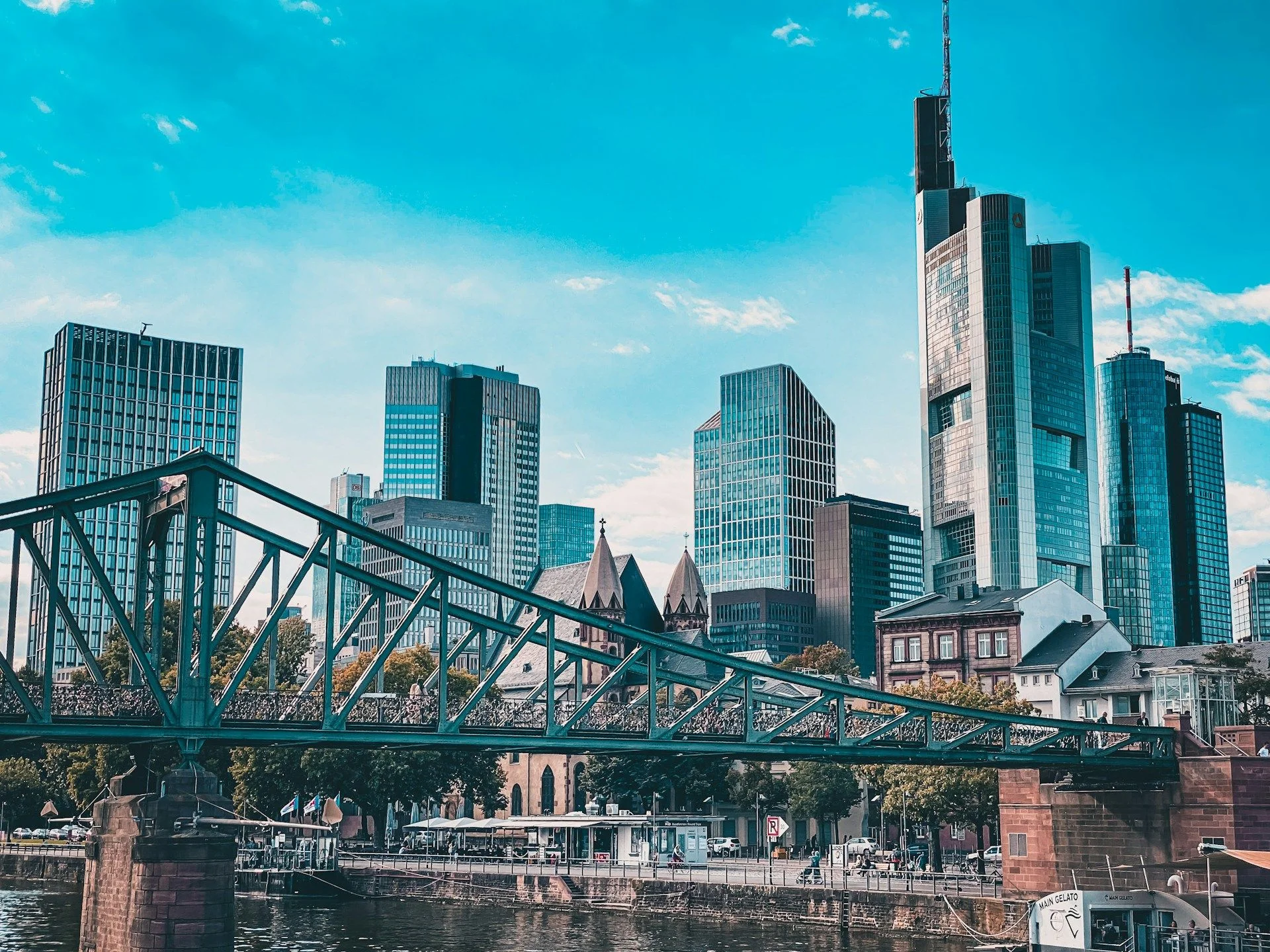 Teletherapy for Expat Clients in Frankfurt am Main – Professional Counseling | VelesClub Int.