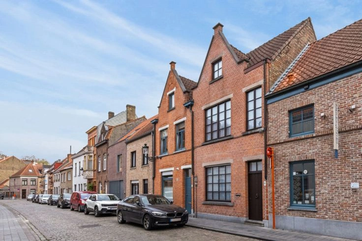 Casa renovada 3+1 em Bruges, Bélgica