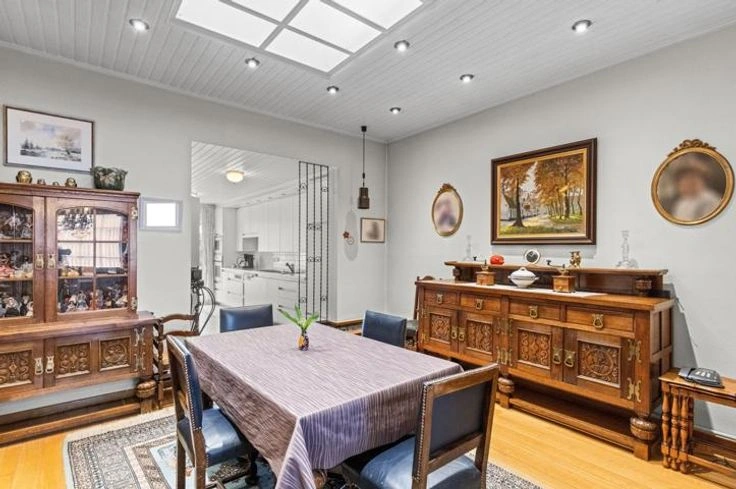 Casa renovada 3+1 em Bruges, Bélgica