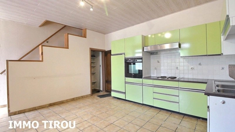 Casa renovada 3+1 em Charleroi, Bélgica
