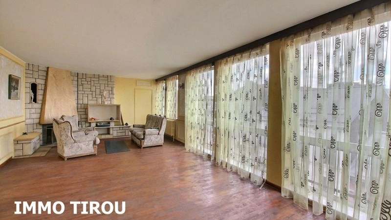 Aconchegante apartamento 2+1 em Charleroi, Bélgica