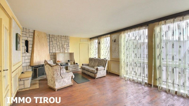 Aconchegante apartamento 2+1 em Charleroi, Bélgica