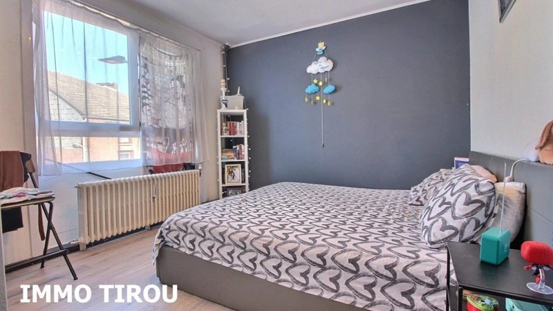 Apartamento arejado 3+1 em Charleroi, Bélgica