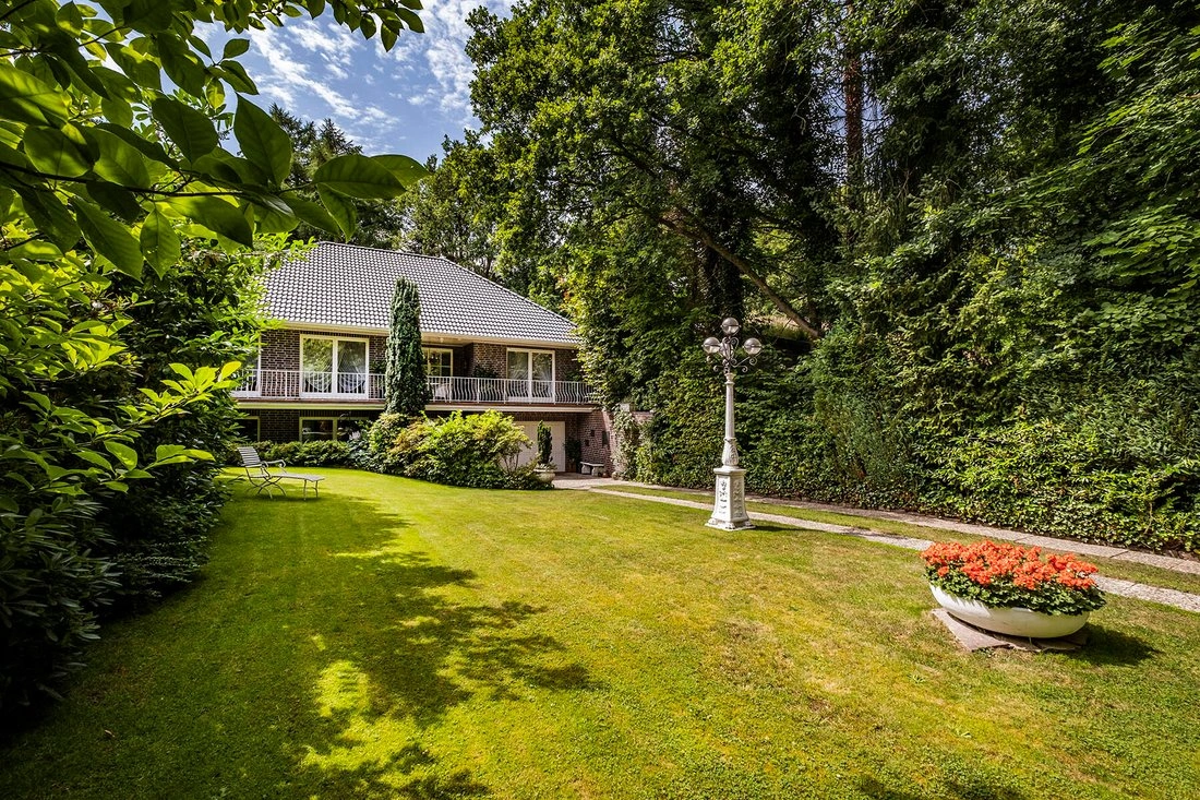 Villa avec parking à Hambourg, en Allemagne