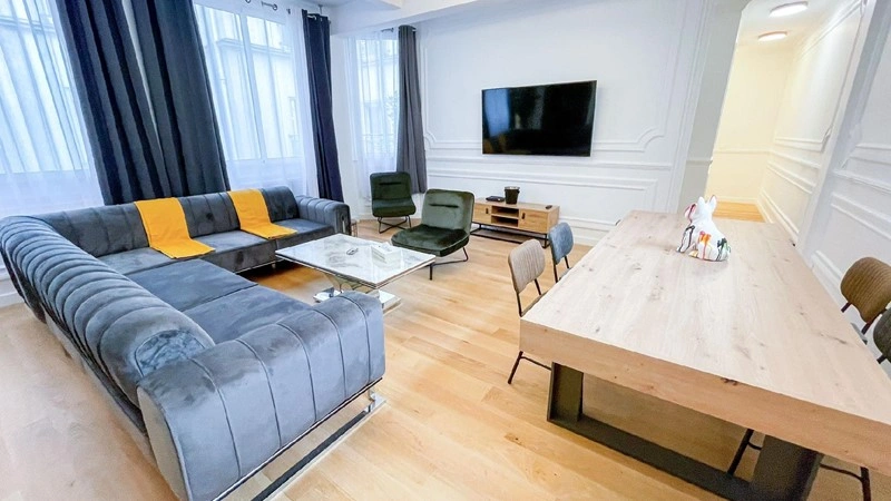 Serene apartment 1+1 in Paris, France