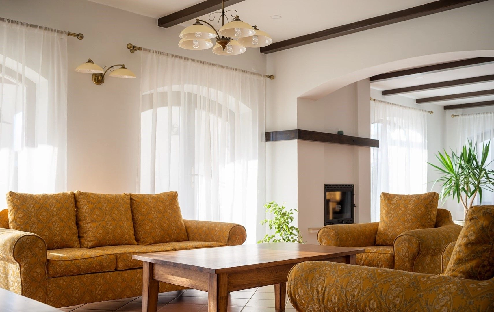 Luxury 4+1 villa near the beach in Constanta