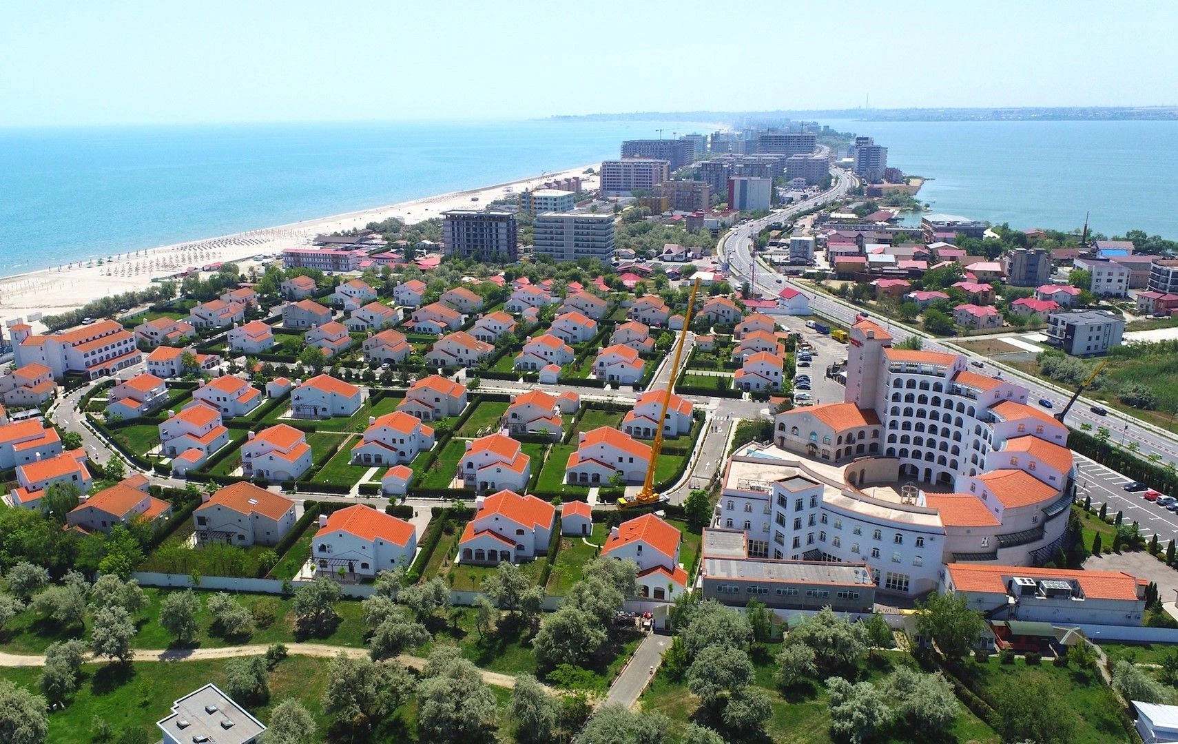 Luxury 4+1 villa near the beach in Constanta