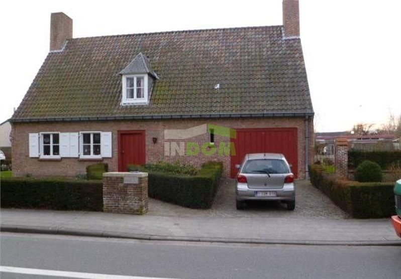 Vila elegante 3+1 próxima a escola em Bruges