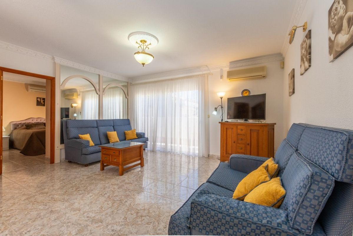 Luxury 3+1 villa near the beach in Tenerife