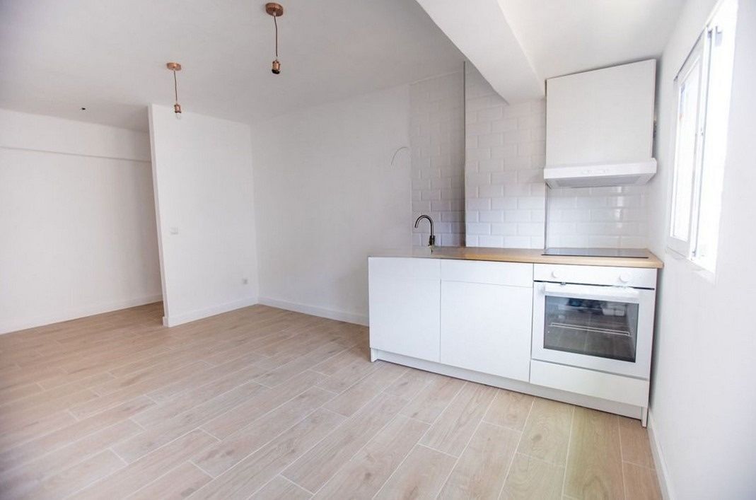 Bright 2+1 apartment in a quiet area in Valencia