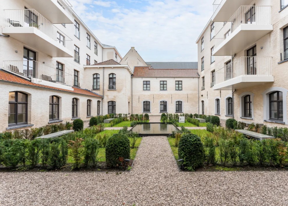Apartamento 2+1 ensolarado em Bruges, Bélgica
