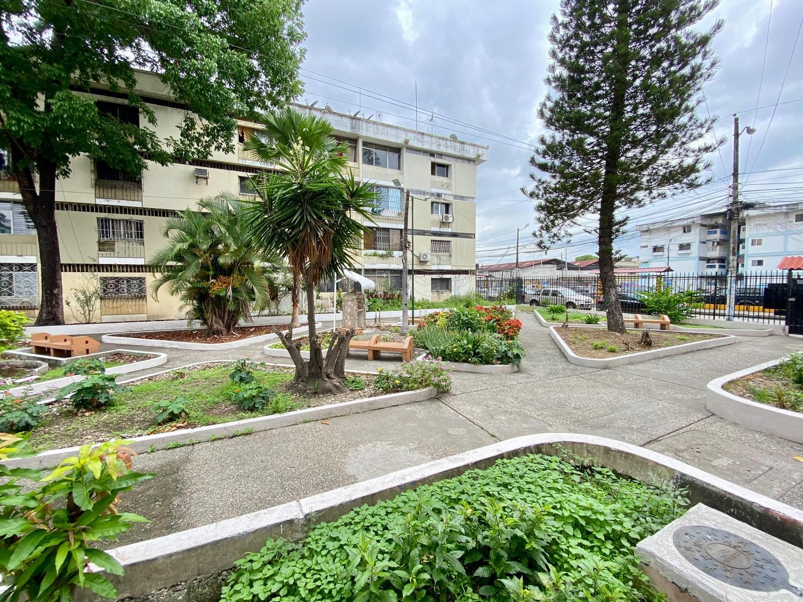瓜亚基尔市区景观公寓，面积 81 m2