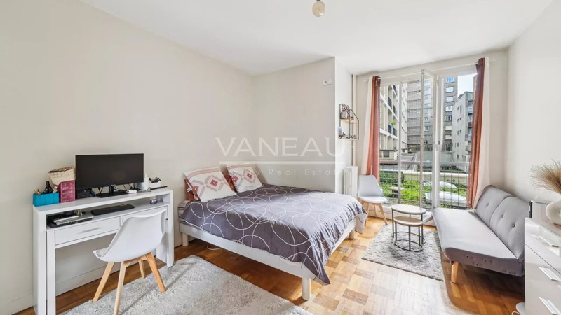 Family-friendly apartment 0+1 in Paris, France